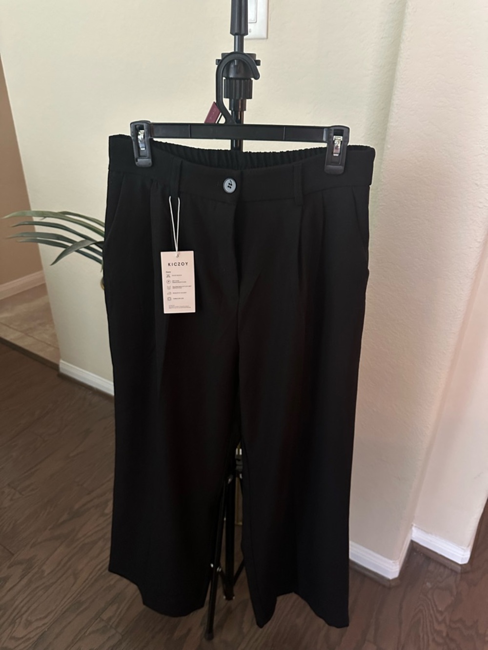 New Kicjoy Black Wide Leg Cropped Trousers